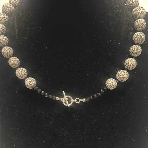 Leopard Print Beaded Necklace - Picture 3 of 3